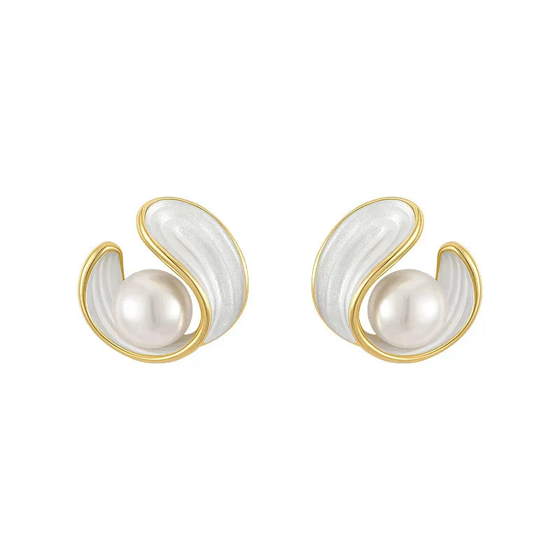 Luxury Earrings of White Opal with Pearls in Gold