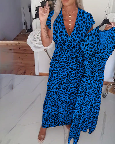 Freya™ | Elegant dress with leopard print and V-neck