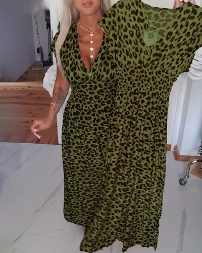 Freya™ | Elegant dress with leopard print and V-neck