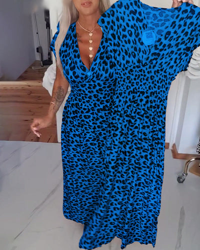 Freya™ | Elegant dress with leopard print and V-neck