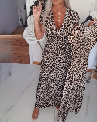 Freya™ | Elegant dress with leopard print and V-neck