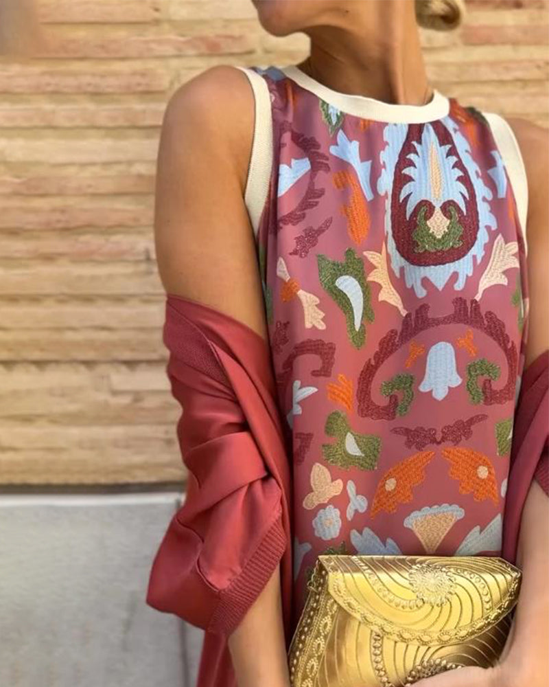 Bella™ | Two-Piece Set with Urban-Style Print