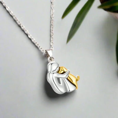 Zavelli™ | Hug Pendant Necklace