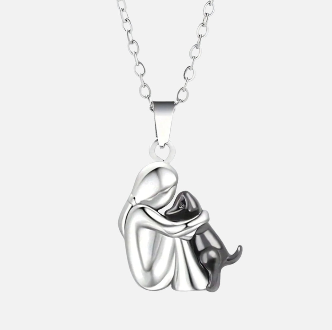 Zavelli™ | Hug Pendant Necklace